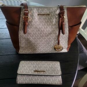 Michael Kors Handbag & Wallet